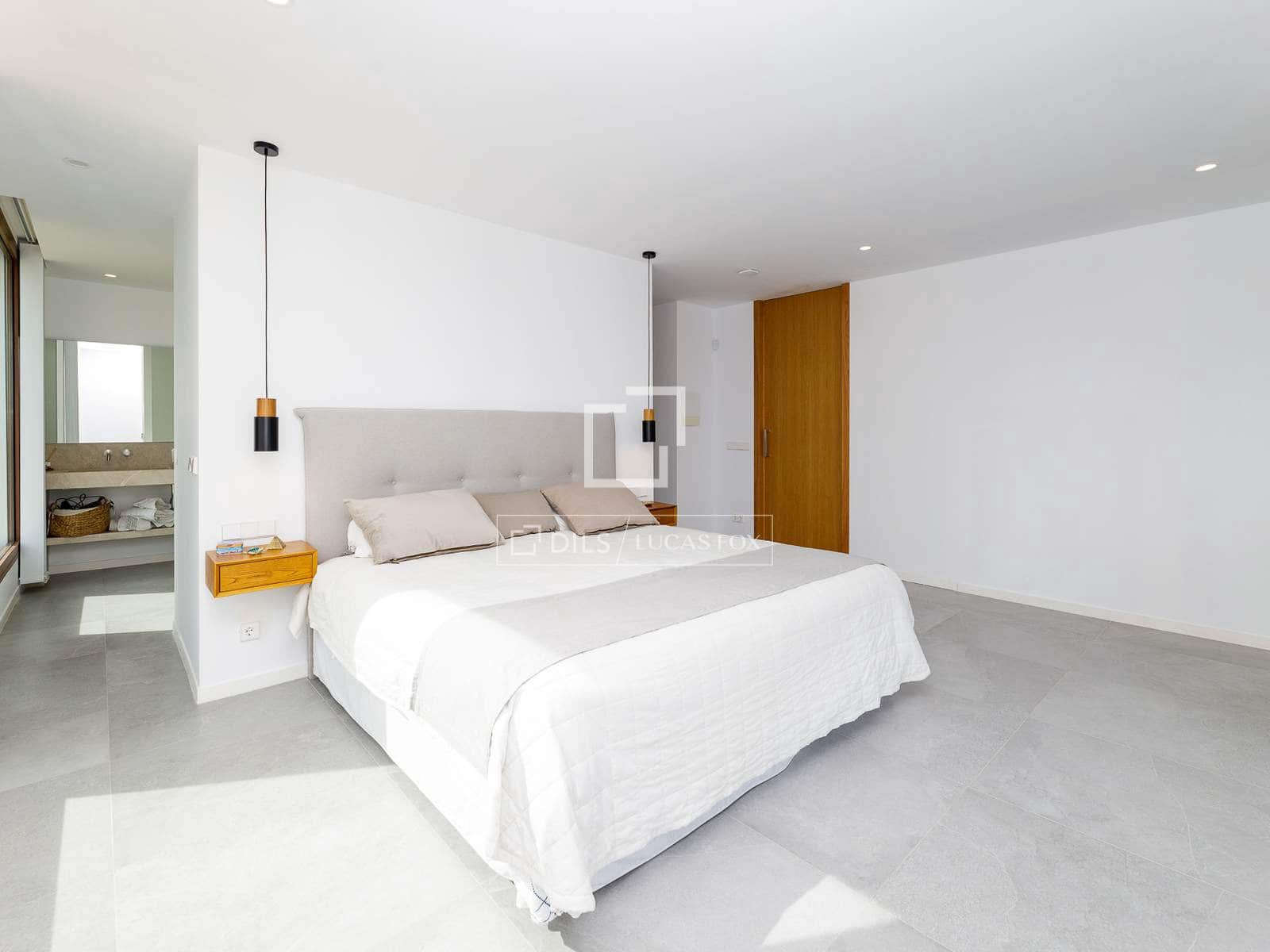 3 bedroom Finca/Country House for rent in Alcudia with pool garage - € 10,000 (Ref: 9709041)