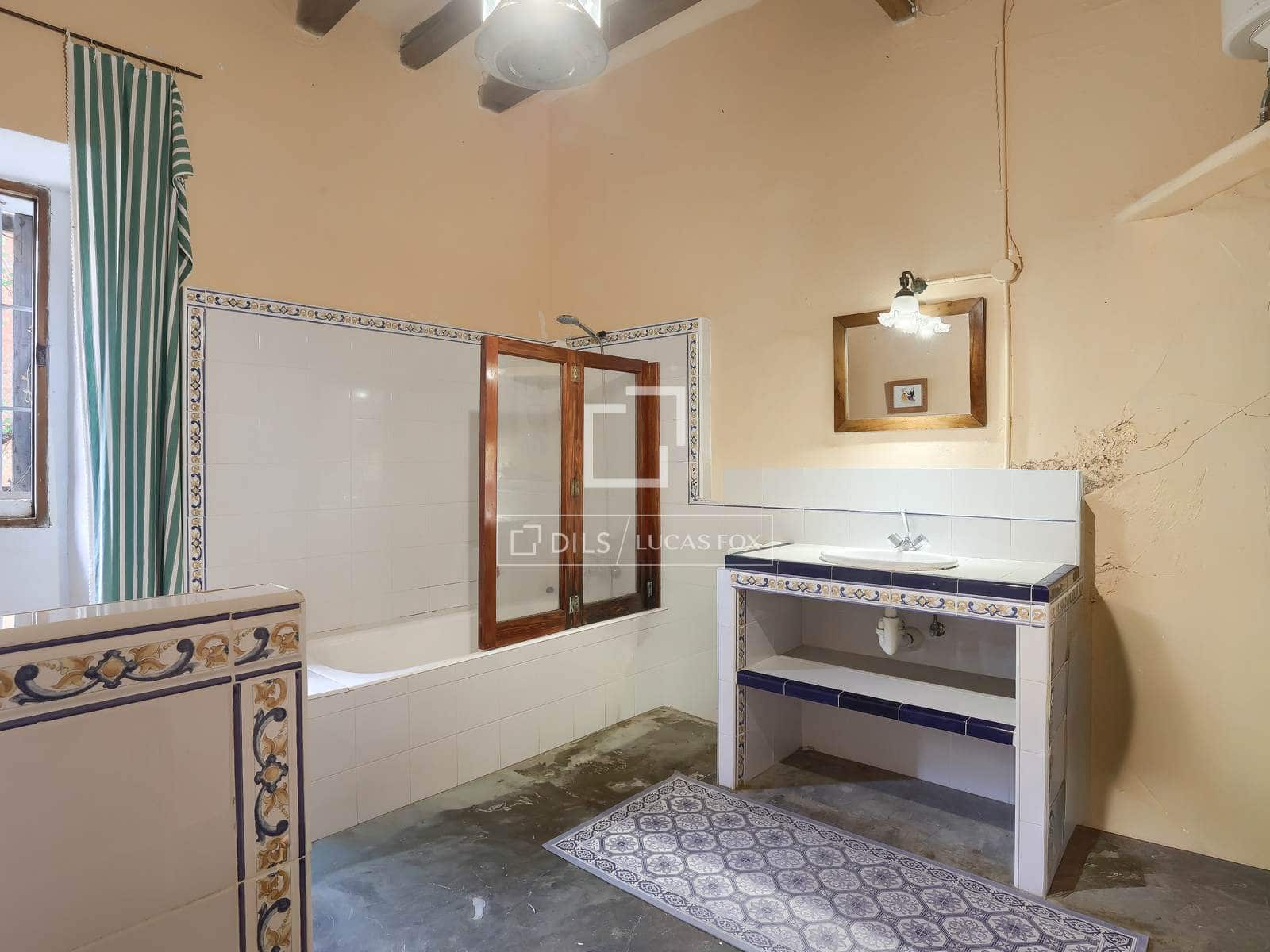 8 bedroom Finca/Country House for sale in Llucmajor with garage - € 4,485,000 (Ref: 9709044)