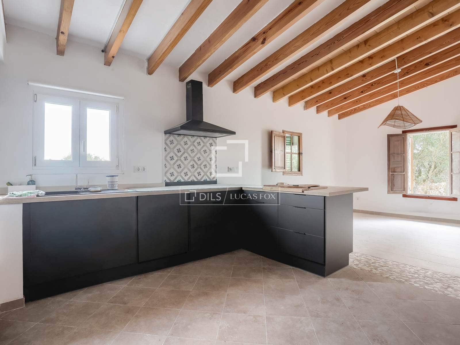 8 bedroom Finca/Country House for sale in Llucmajor with garage - € 4,485,000 (Ref: 9709044)