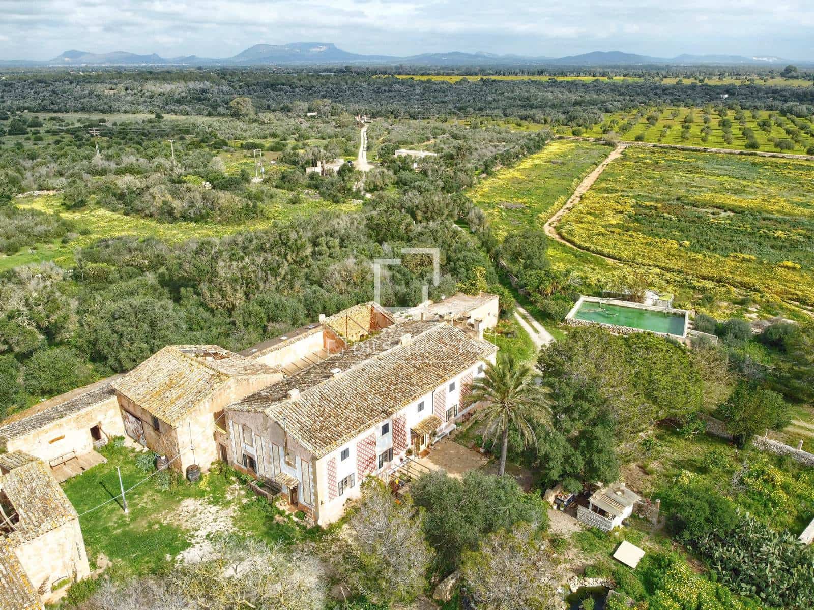 8 bedroom Finca/Country House for sale in Llucmajor with garage - € 4,485,000 (Ref: 9709044)