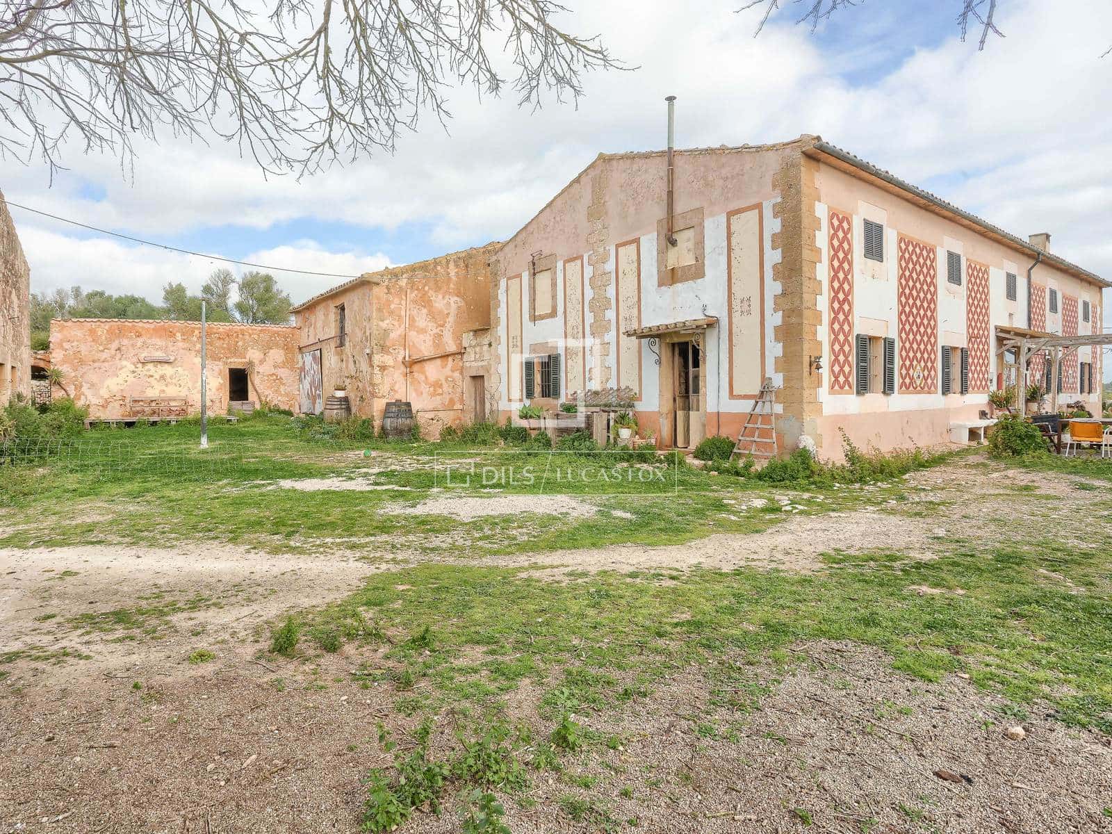 8 bedroom Finca/Country House for sale in Llucmajor with garage - € 4,485,000 (Ref: 9709044)