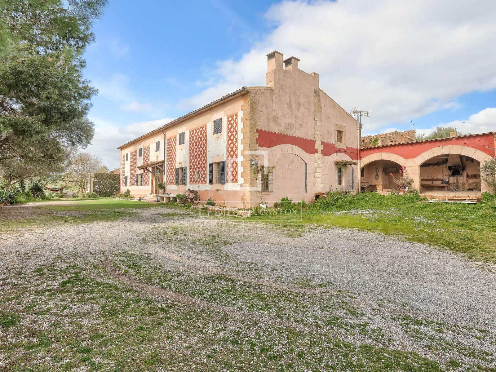8 bedroom Finca/Country House for sale in Llucmajor with garage - € 4,485,000 (Ref: 9709044)