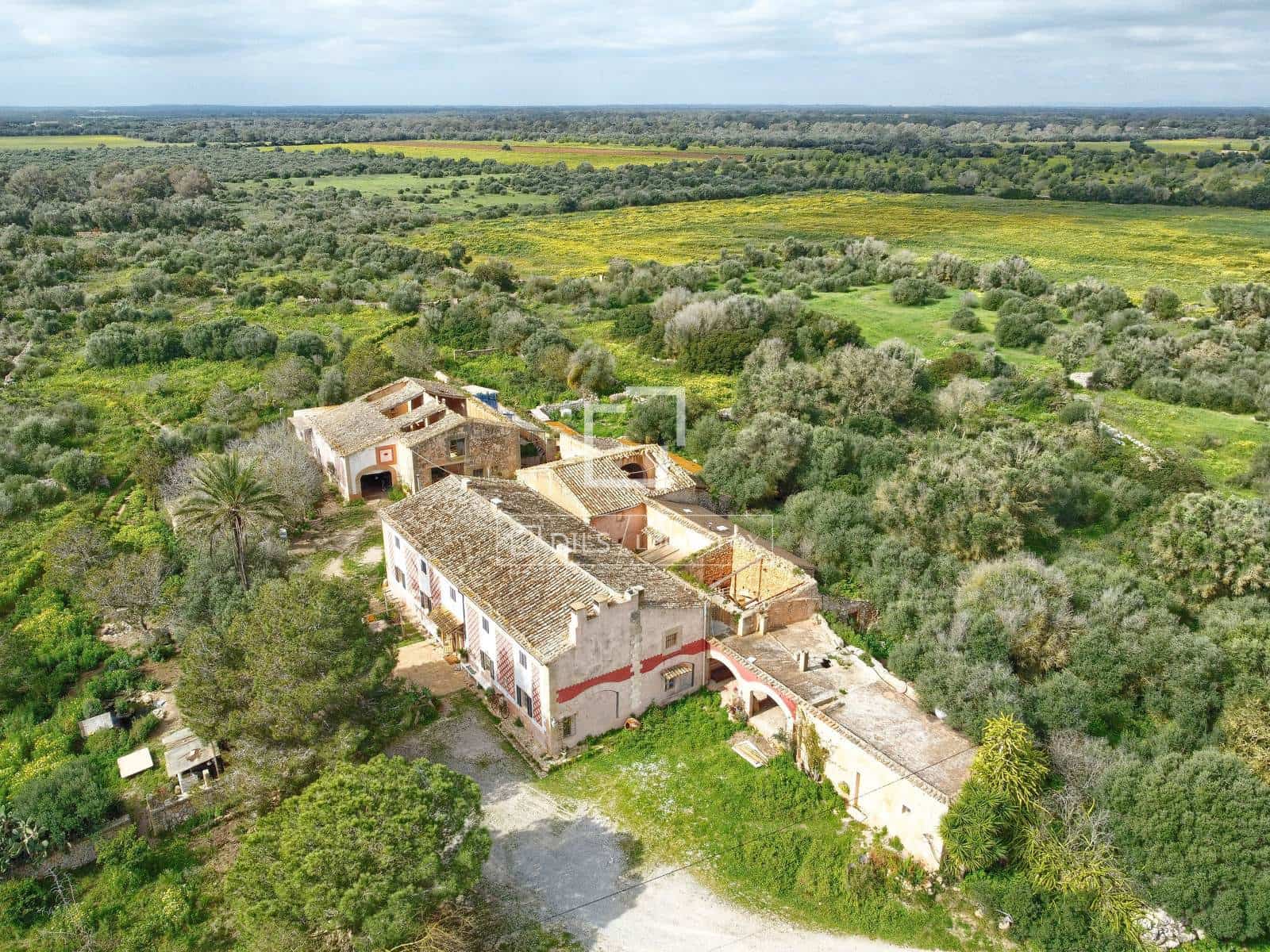 8 bedroom Finca/Country House for sale in Llucmajor with garage - € 4,485,000 (Ref: 9709044)