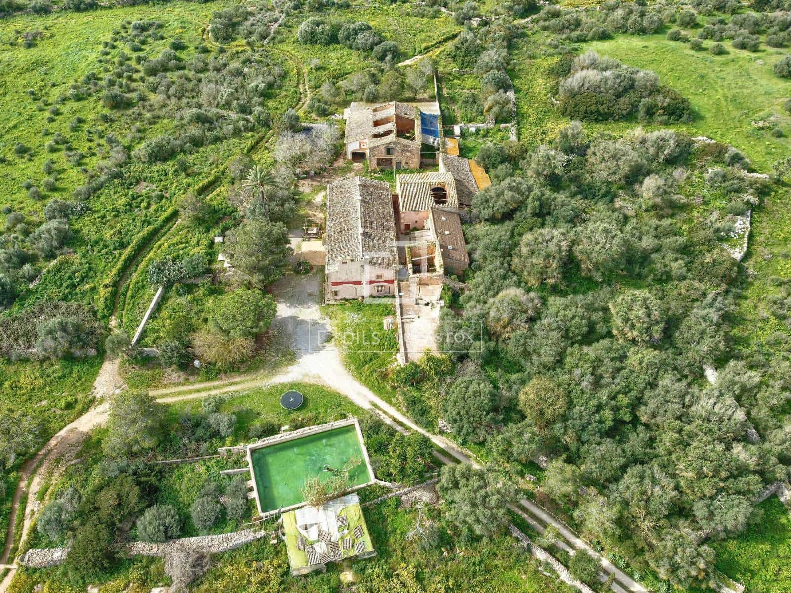 8 bedroom Finca/Country House for sale in Llucmajor with garage - € 4,485,000 (Ref: 9709044)