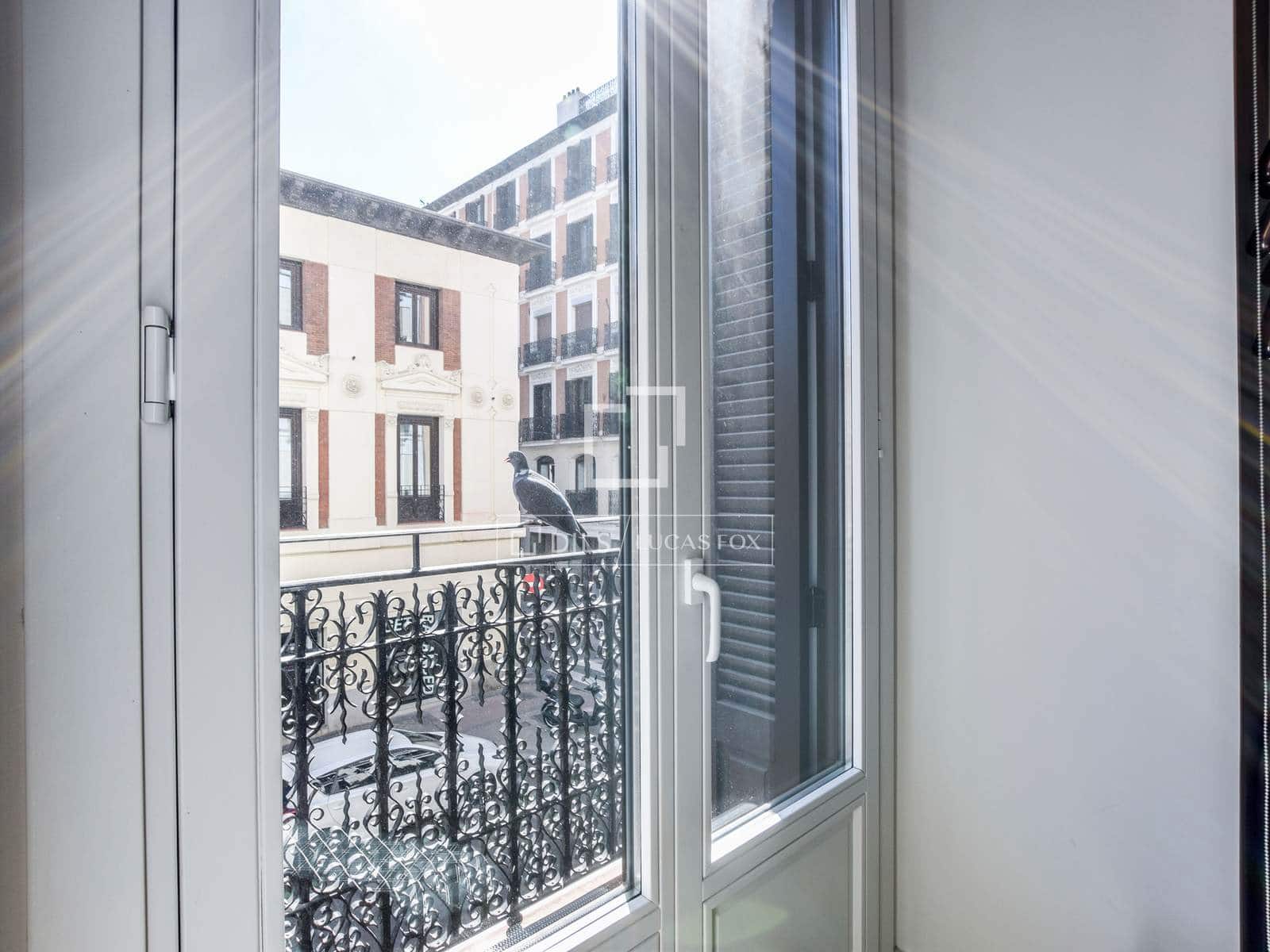 3 quarto Apartamento para arrendar em Madrid cidade - 8 800 € (Ref: 9709130)