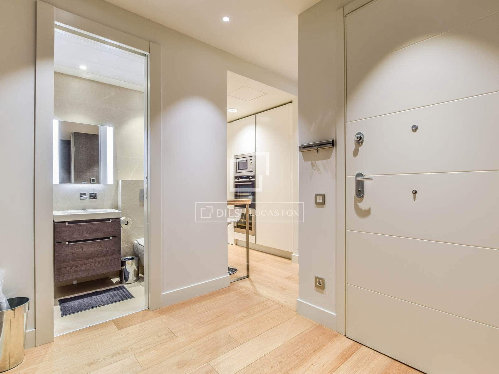 3 quarto Apartamento para arrendar em Madrid cidade - 8 800 € (Ref: 9709130)