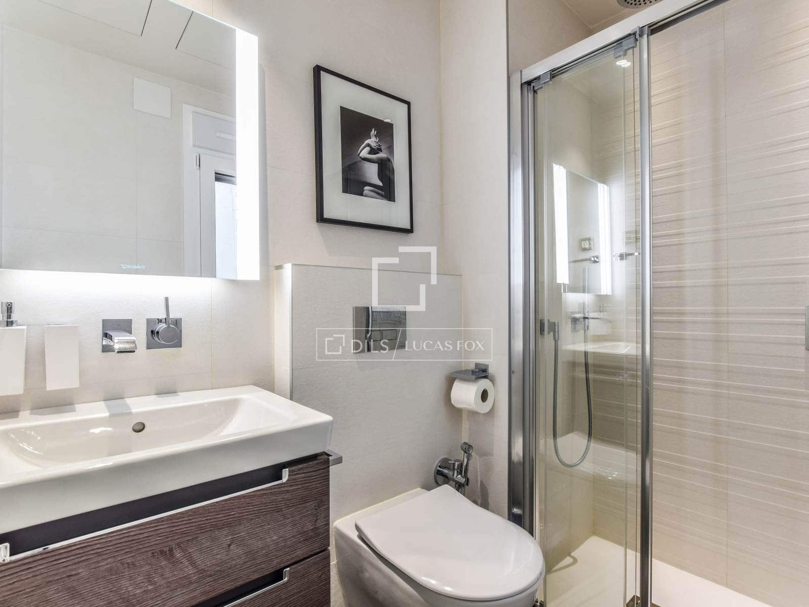 3 quarto Apartamento para arrendar em Madrid cidade - 8 800 € (Ref: 9709130)