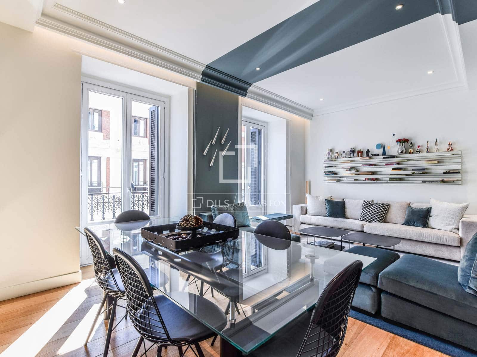 3 quarto Apartamento para arrendar em Madrid cidade - 8 800 € (Ref: 9709130)