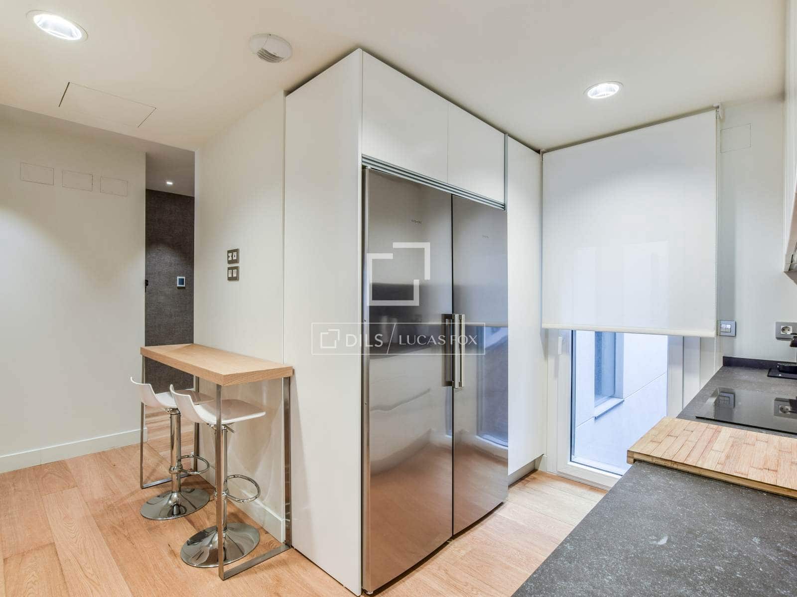 3 quarto Apartamento para arrendar em Madrid cidade - 8 800 € (Ref: 9709130)