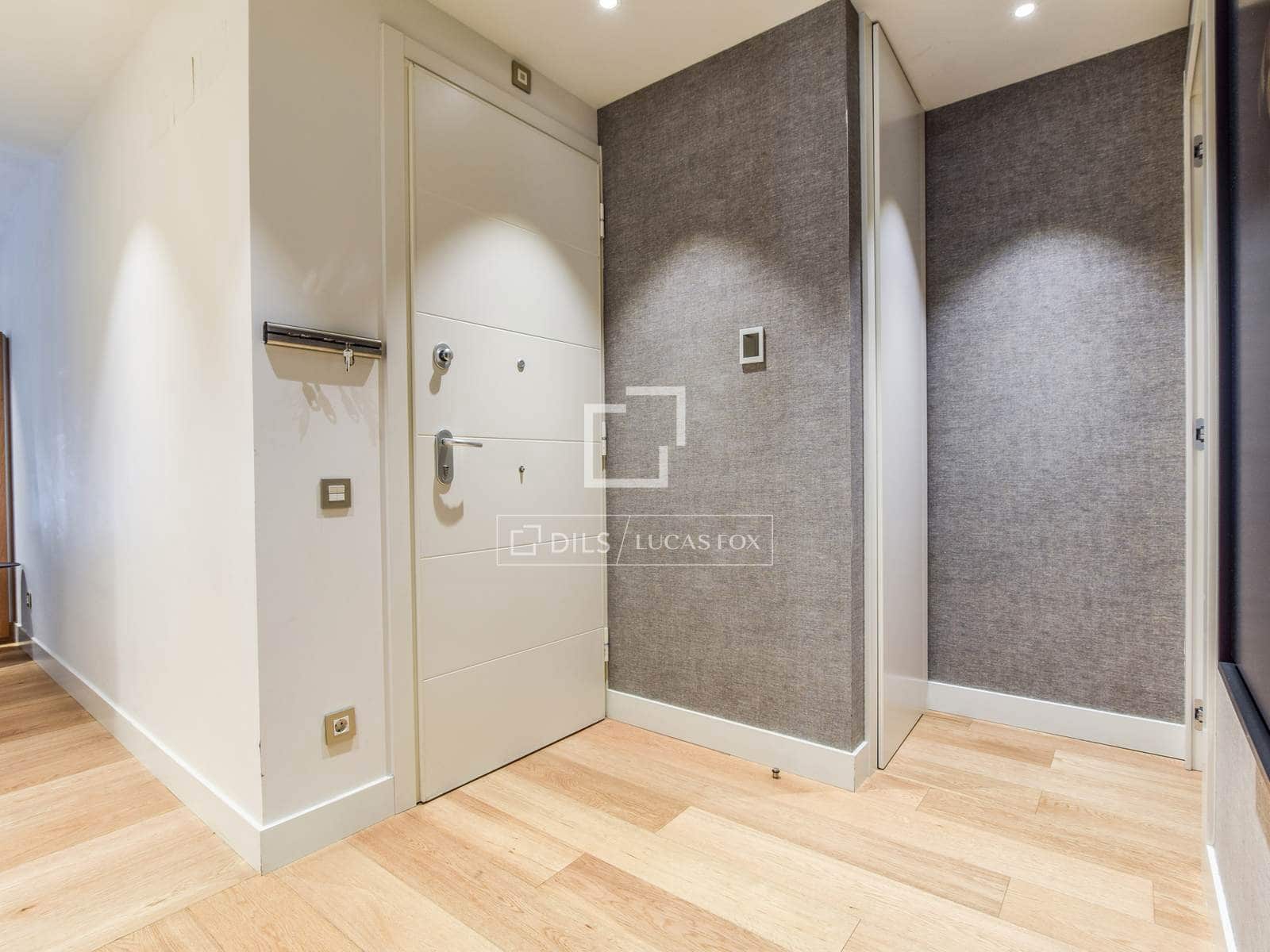 3 quarto Apartamento para arrendar em Madrid cidade - 8 800 € (Ref: 9709130)