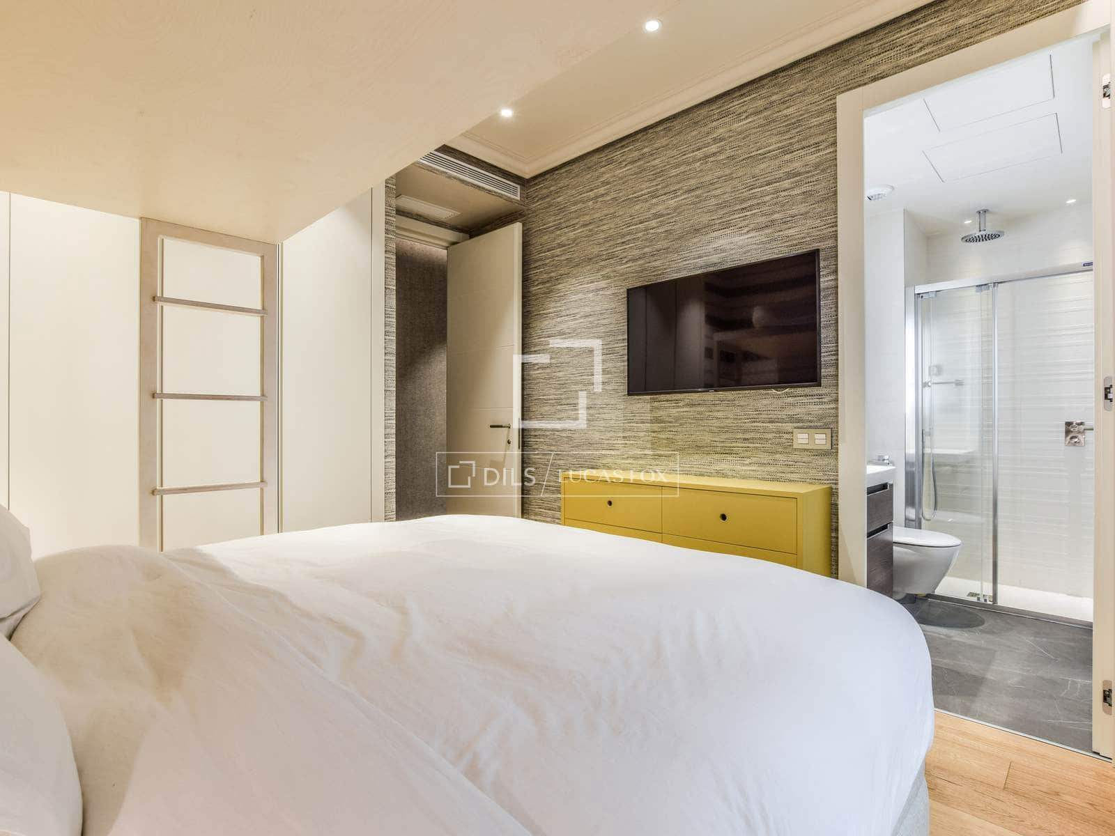 3 quarto Apartamento para arrendar em Madrid cidade - 8 800 € (Ref: 9709130)