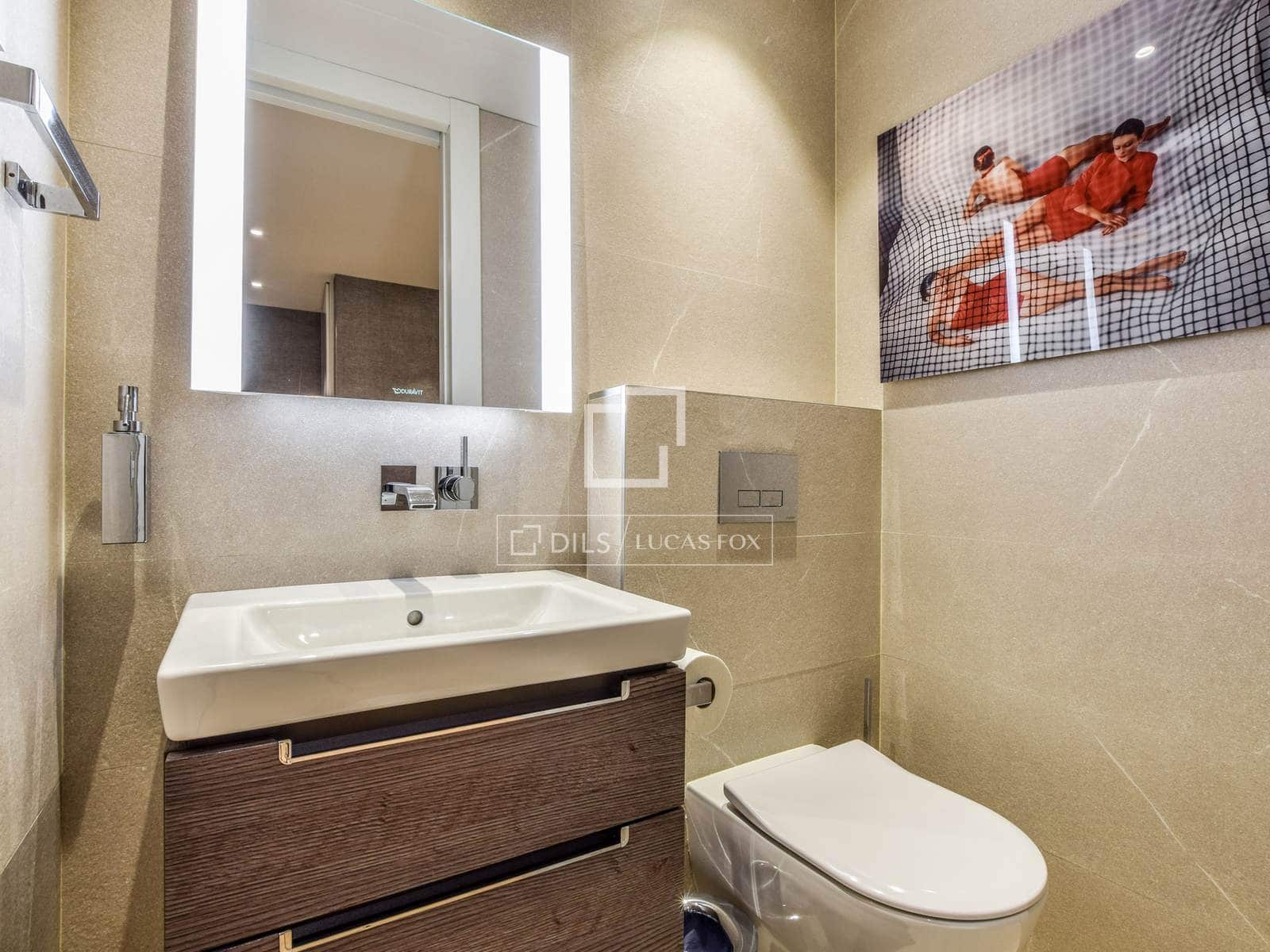 3 quarto Apartamento para arrendar em Madrid cidade - 8 800 € (Ref: 9709130)