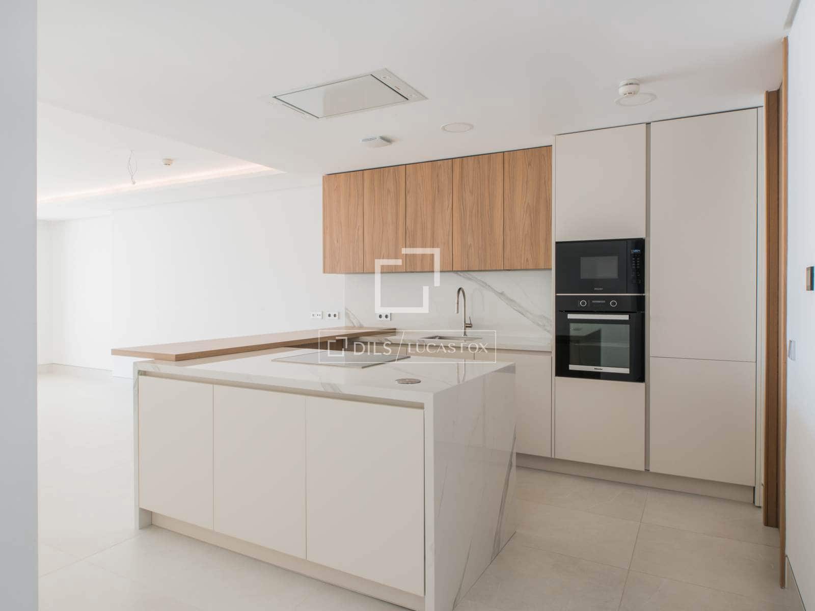 2 bedroom Apartment for sale in Malaga city with pool garage - € 1,700,000 (Ref: 9714172)