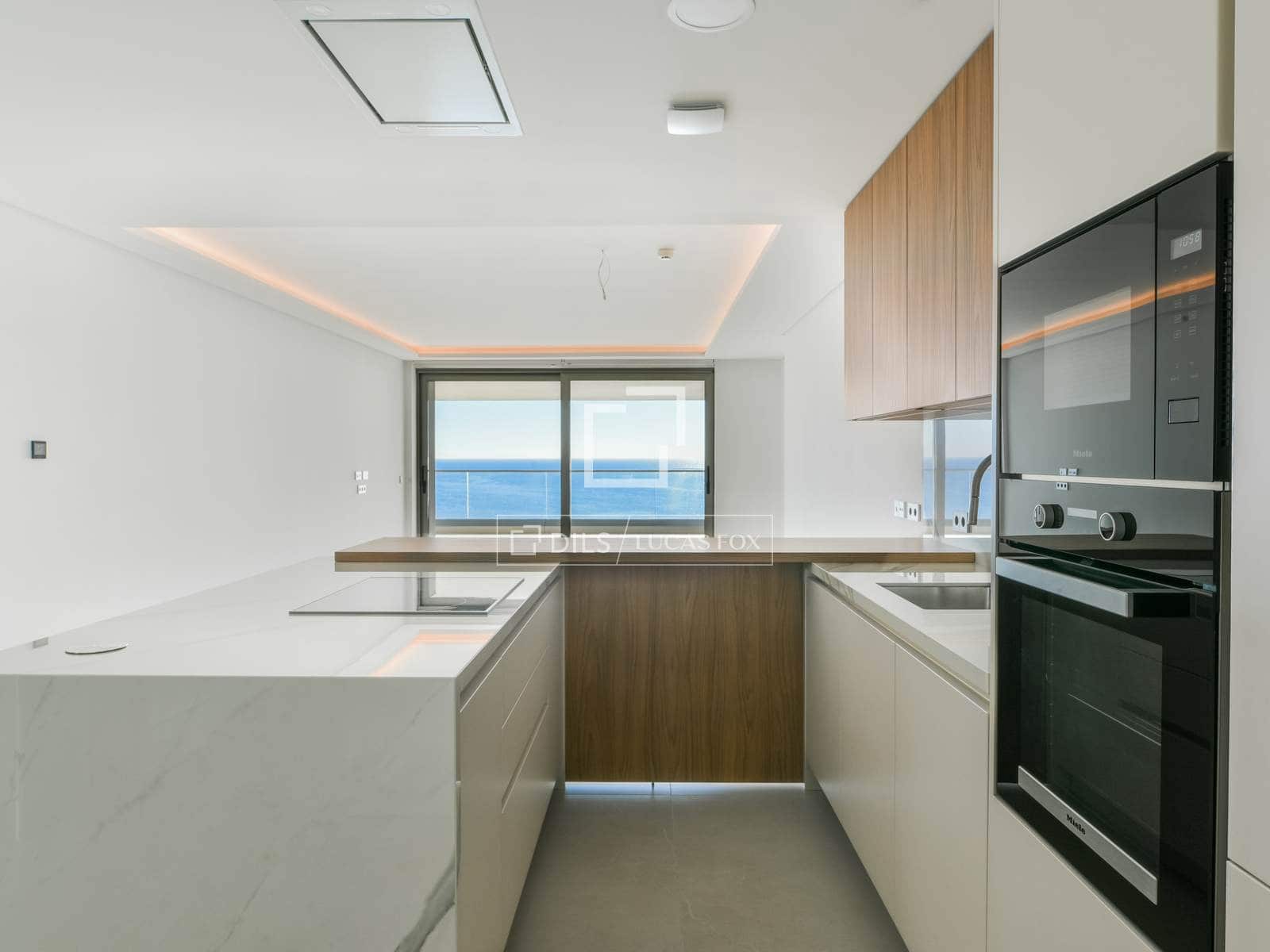 2 bedroom Apartment for sale in Malaga city with pool garage - € 1,700,000 (Ref: 9714172)