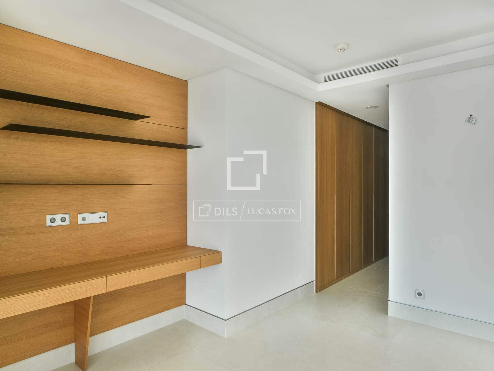 2 bedroom Apartment for sale in Malaga city with pool garage - € 1,700,000 (Ref: 9714172)