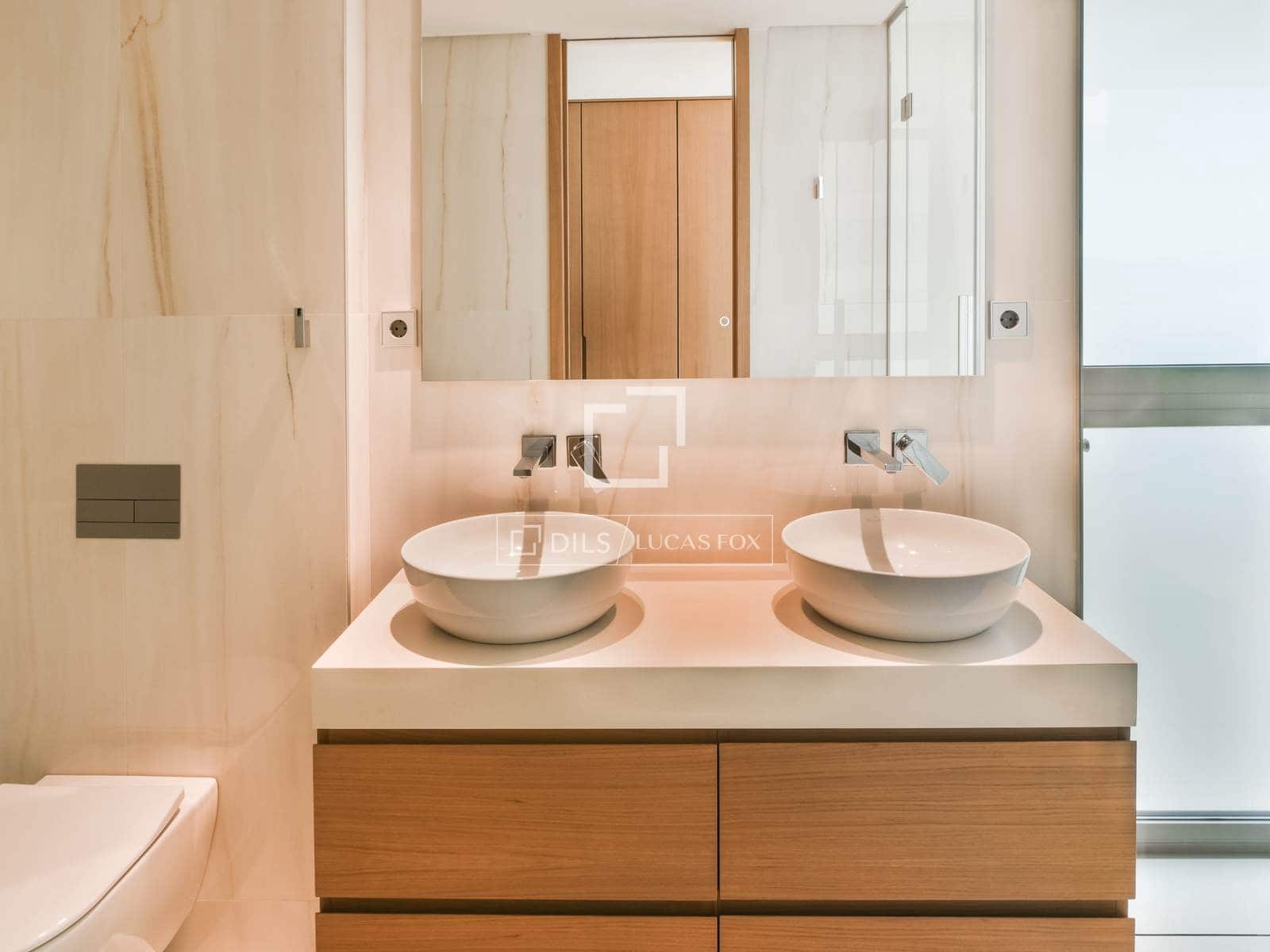 2 bedroom Apartment for sale in Malaga city with pool garage - € 1,700,000 (Ref: 9714172)