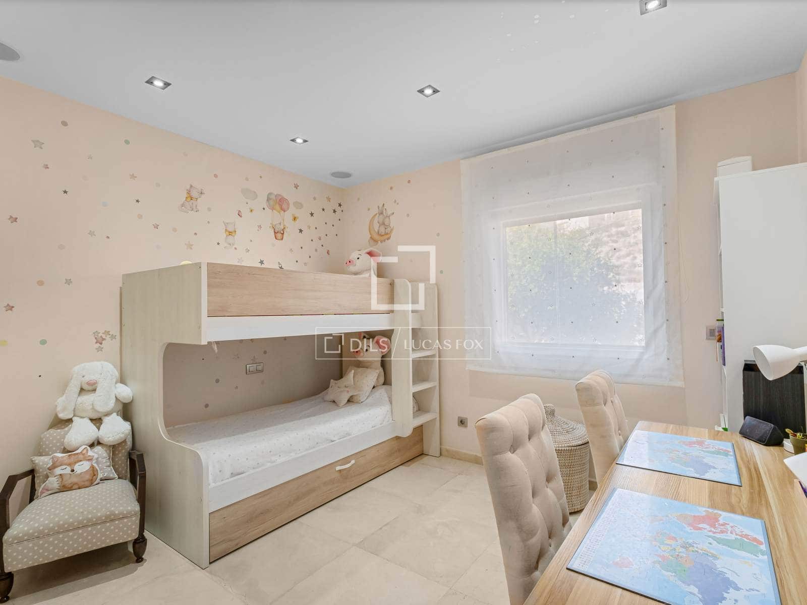 5 bedroom Villa for sale in Alicante / Alacant city with pool garage - € 1,490,000 (Ref: 9715425)