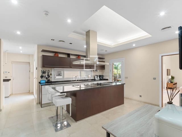 Chalet de 5 habitaciones en Alicante / Alacant ciudad en venta con piscina garaje - 1.490.000 € (Ref: 9715425)