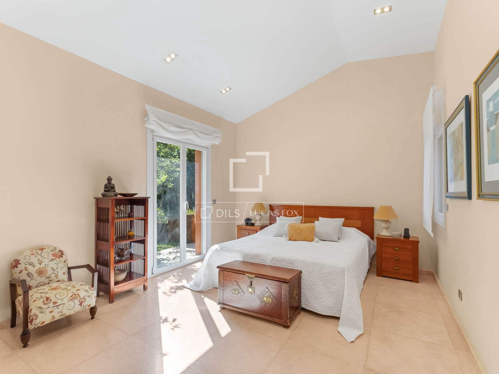 5 bedroom Villa for sale in Alicante / Alacant city with pool garage - € 1,490,000 (Ref: 9715425)