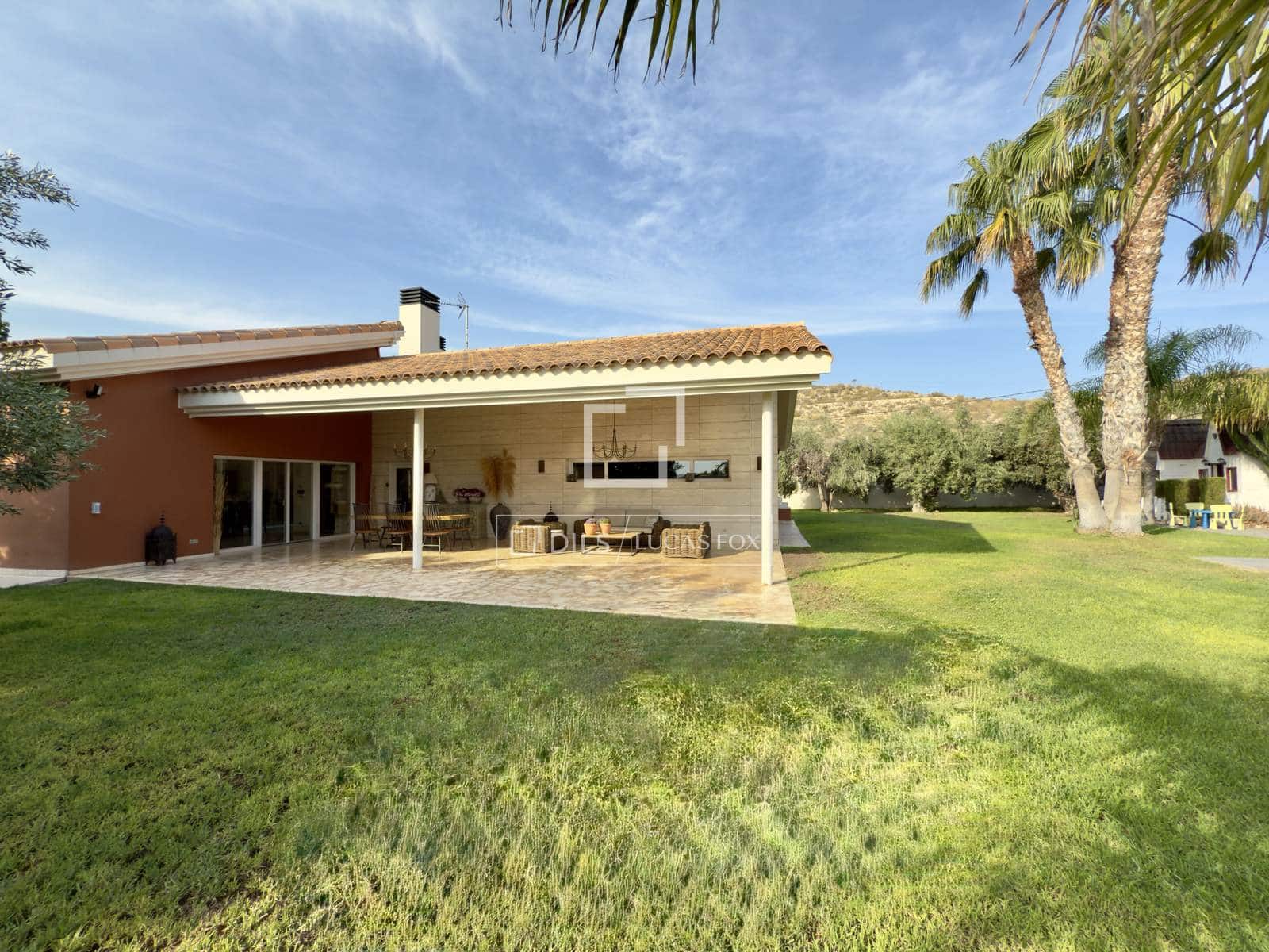 5 bedroom Villa for sale in Alicante / Alacant city with pool garage - € 1,490,000 (Ref: 9715425)