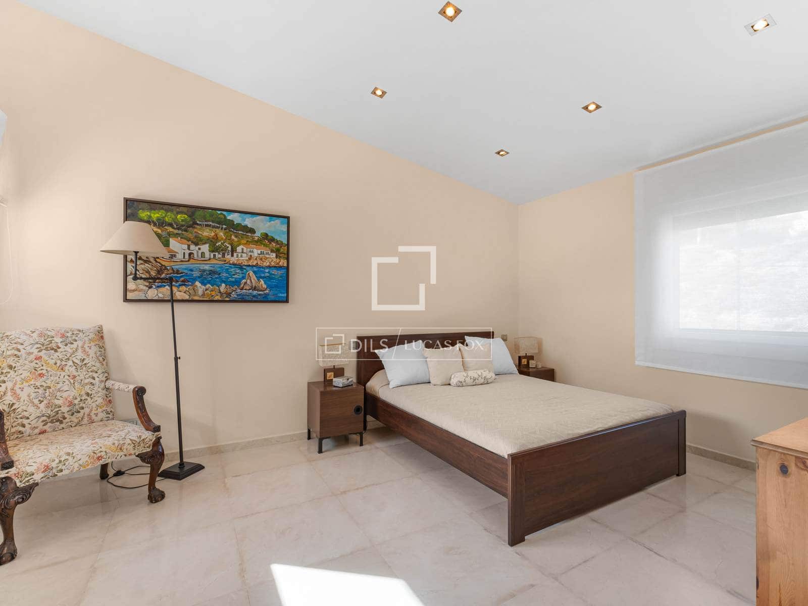 5 bedroom Villa for sale in Alicante / Alacant city with pool garage - € 1,490,000 (Ref: 9715425)