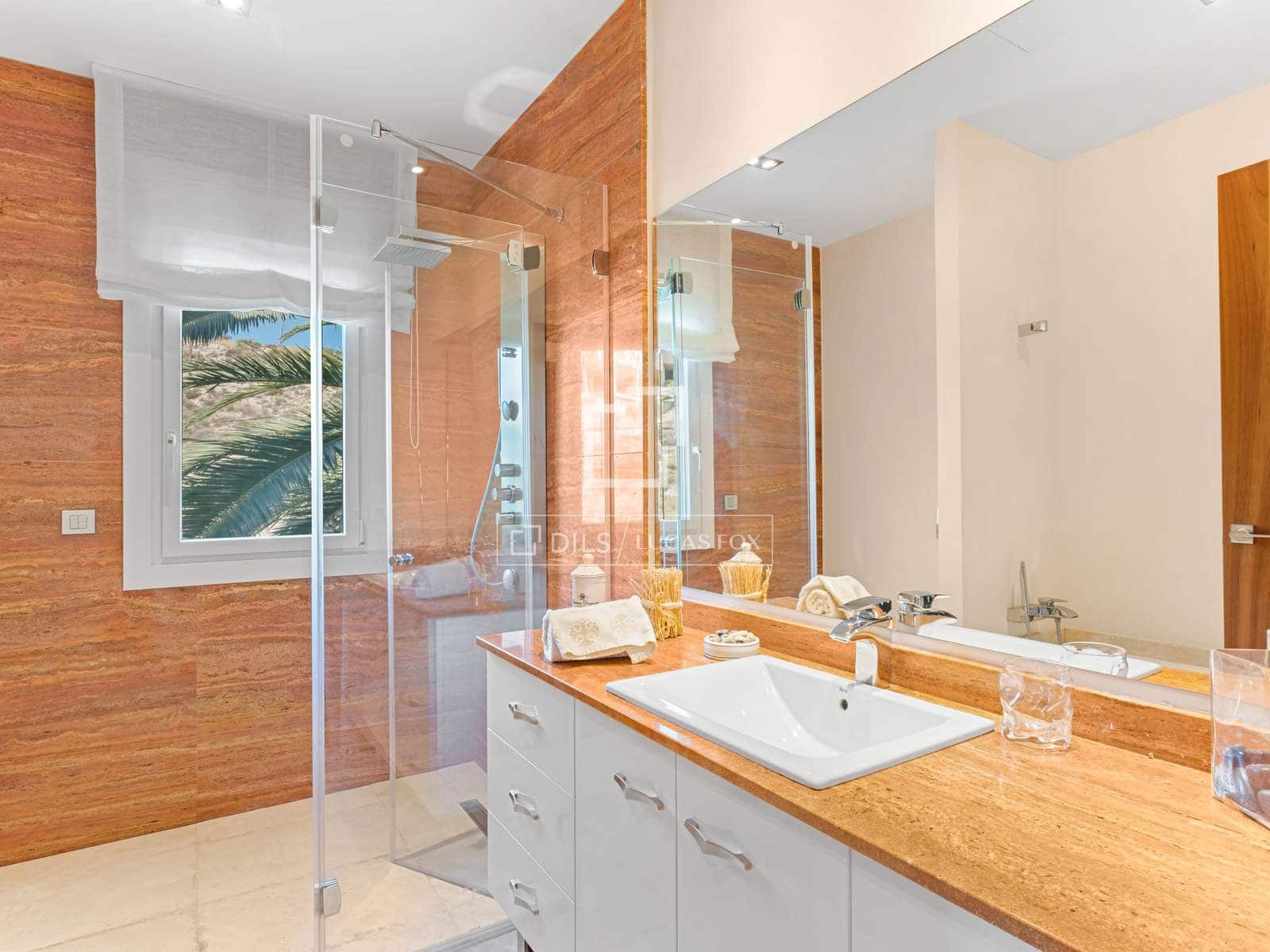 5 bedroom Villa for sale in Alicante / Alacant city with pool garage - € 1,490,000 (Ref: 9715425)