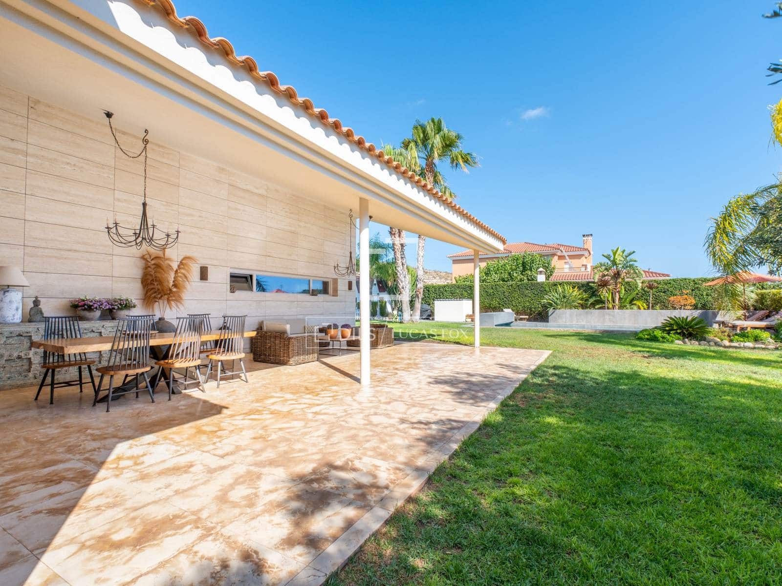 5 bedroom Villa for sale in Alicante / Alacant city with pool garage - € 1,490,000 (Ref: 9715425)