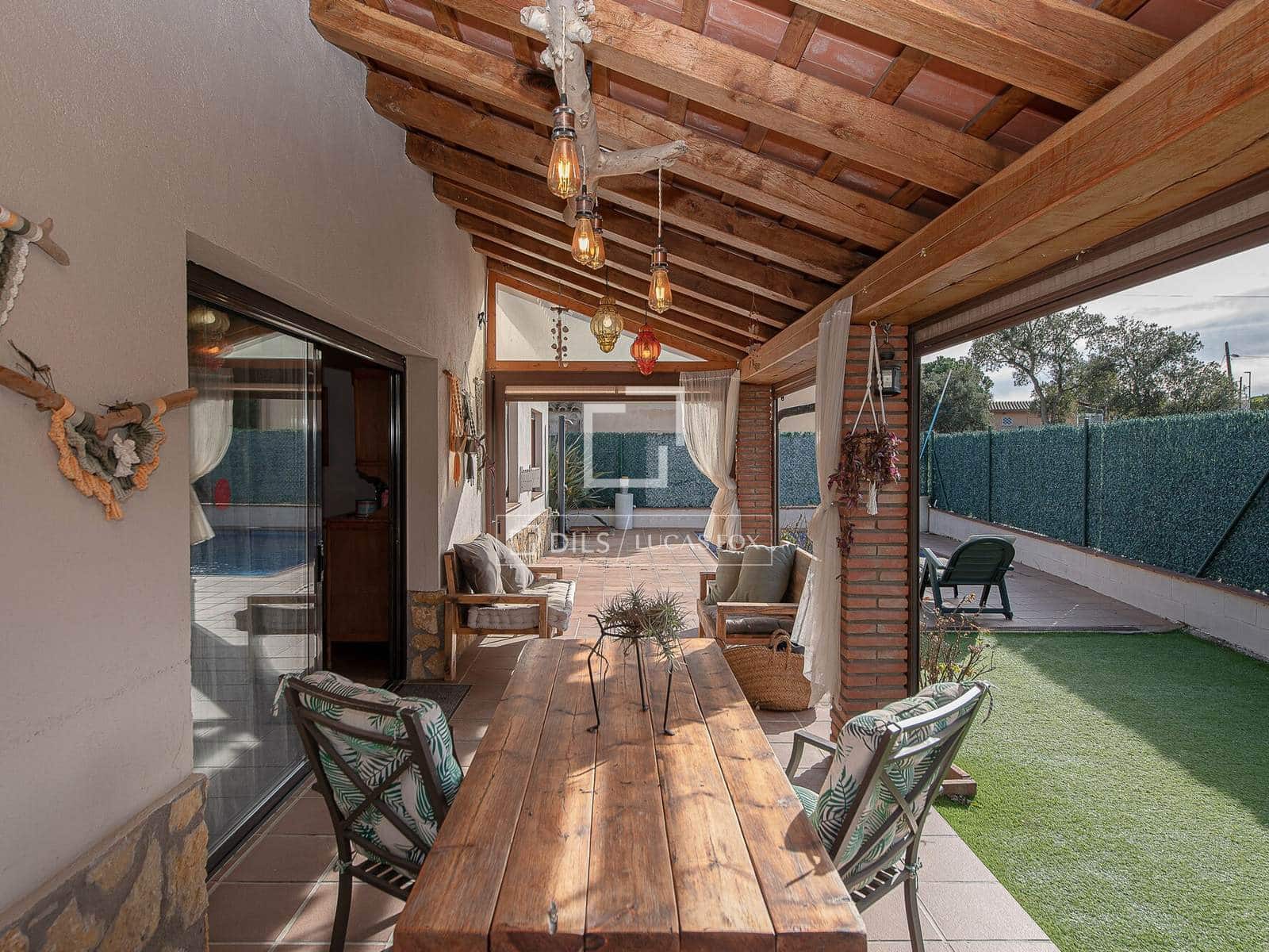 3 bedroom Villa for sale in Calonge i Sant Antoni with pool garage - € 395,000 (Ref: 9715440)