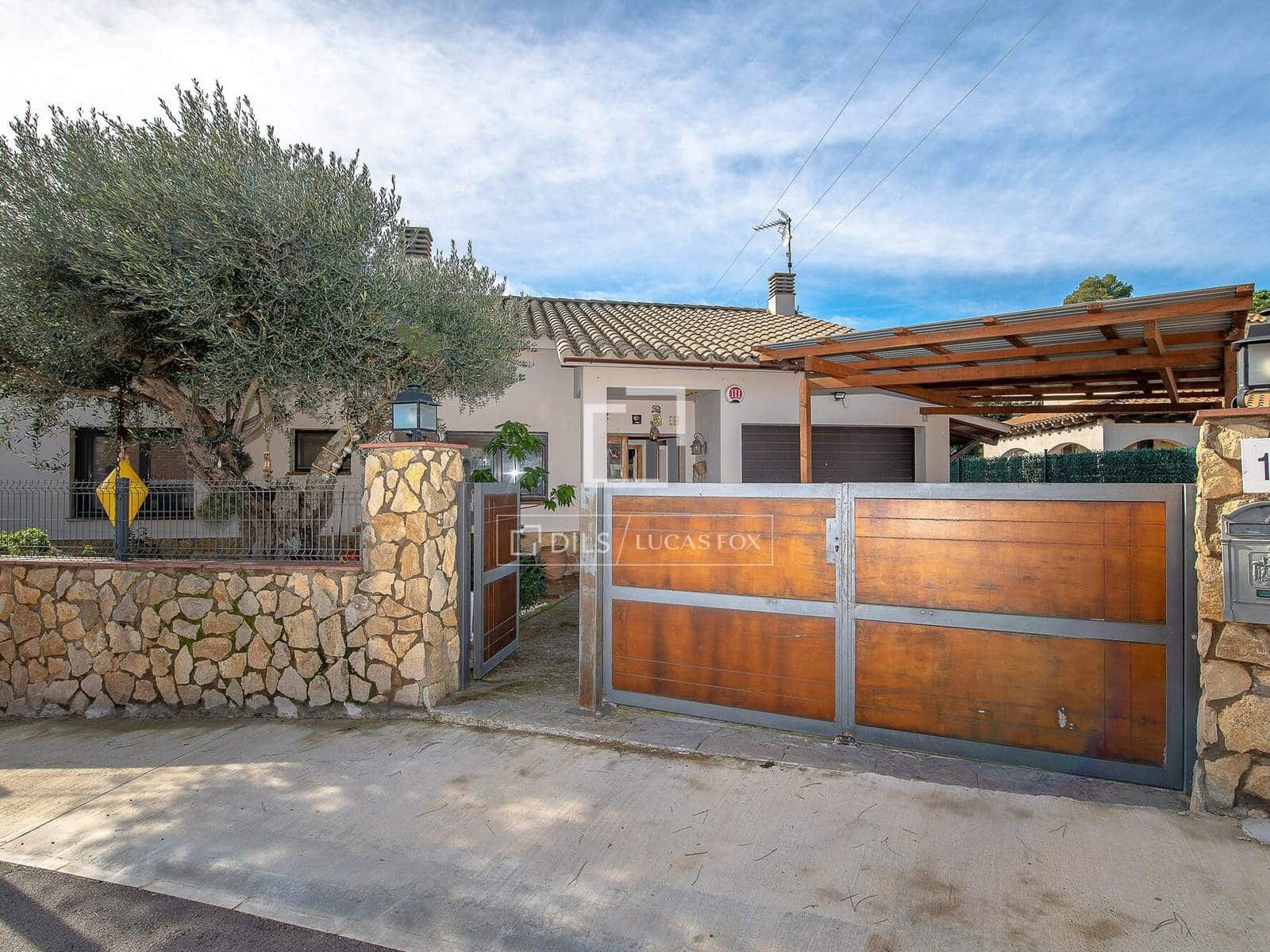 3 bedroom Villa for sale in Calonge i Sant Antoni with pool garage - € 395,000 (Ref: 9715440)