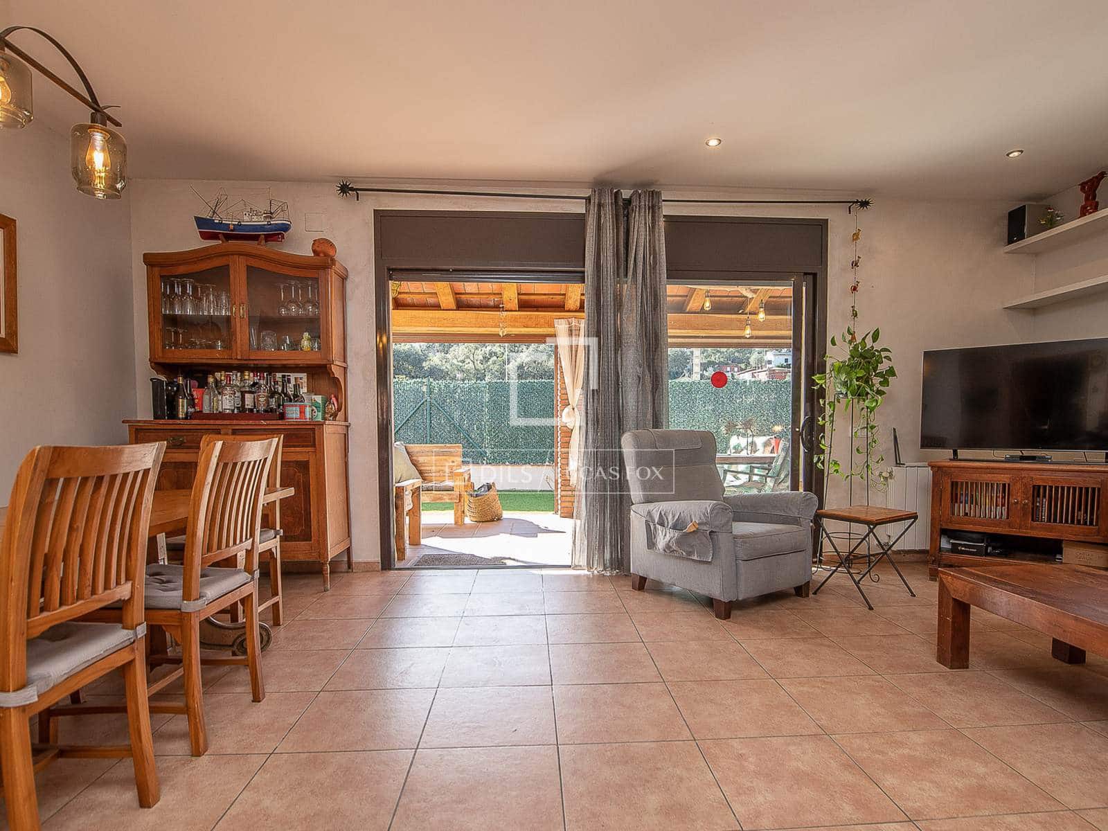 3 bedroom Villa for sale in Calonge i Sant Antoni with pool garage - € 395,000 (Ref: 9715440)