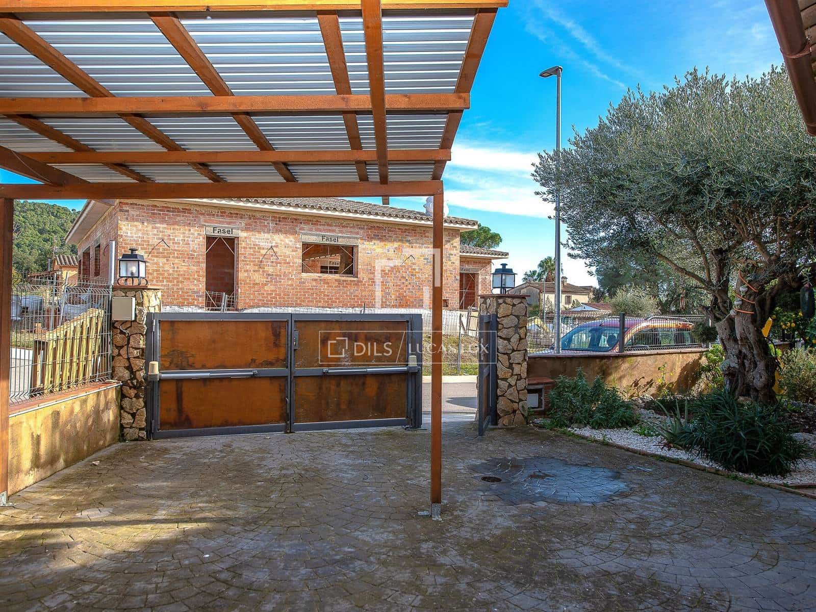 3 bedroom Villa for sale in Calonge i Sant Antoni with pool garage - € 395,000 (Ref: 9715440)