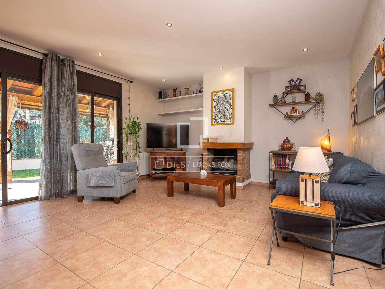 3 bedroom Villa for sale in Calonge i Sant Antoni with pool garage - € 395,000 (Ref: 9715440)