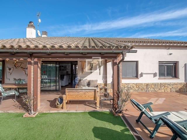 Chalet de 3 habitaciones en Calonge i Sant Antoni en venta con piscina garaje - 395.000 € (Ref: 9715440)