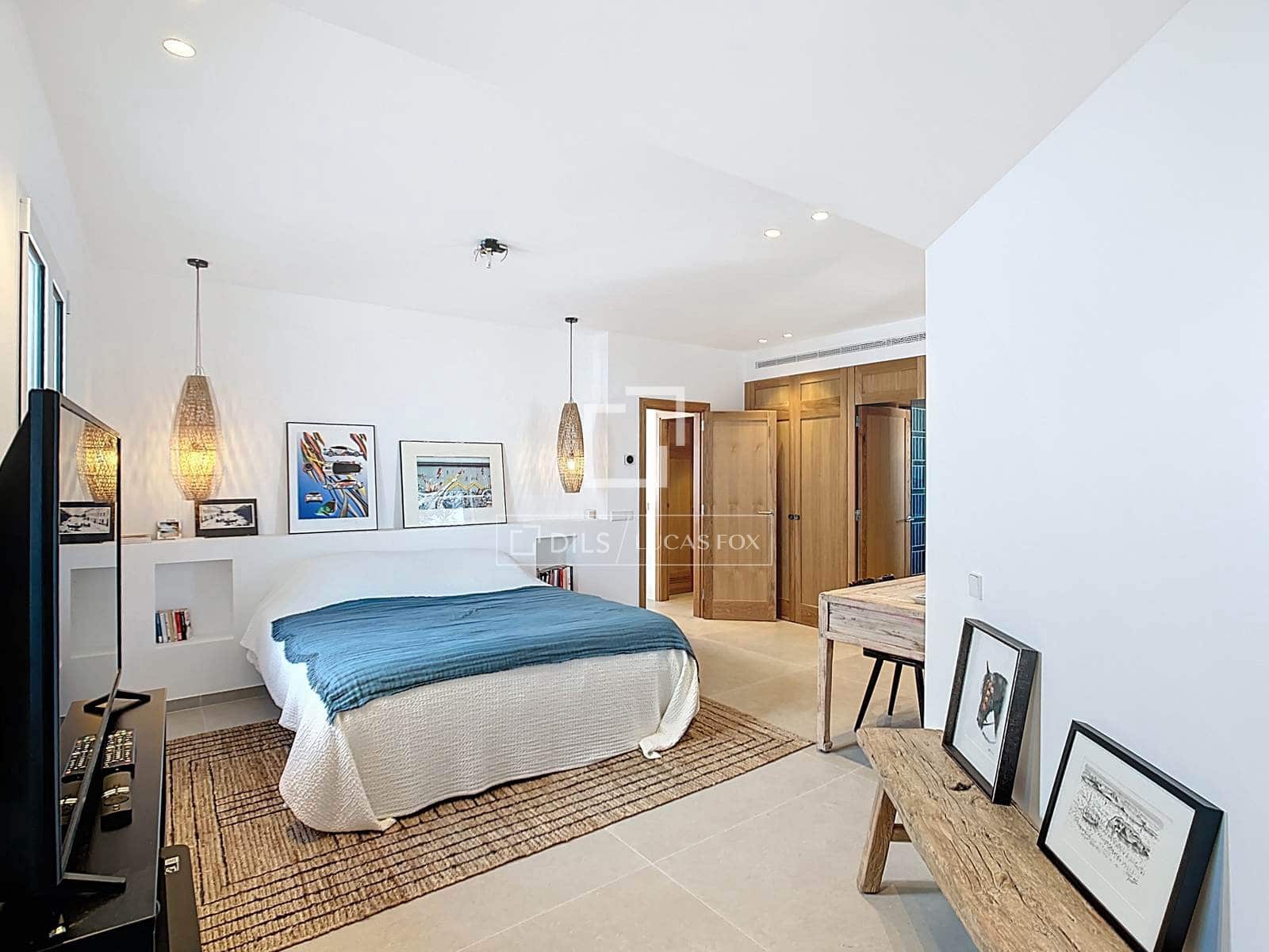 4 bedroom Villa for rent in Ciutadella de Menorca with garage - € 30,000 (Ref: 9715441)