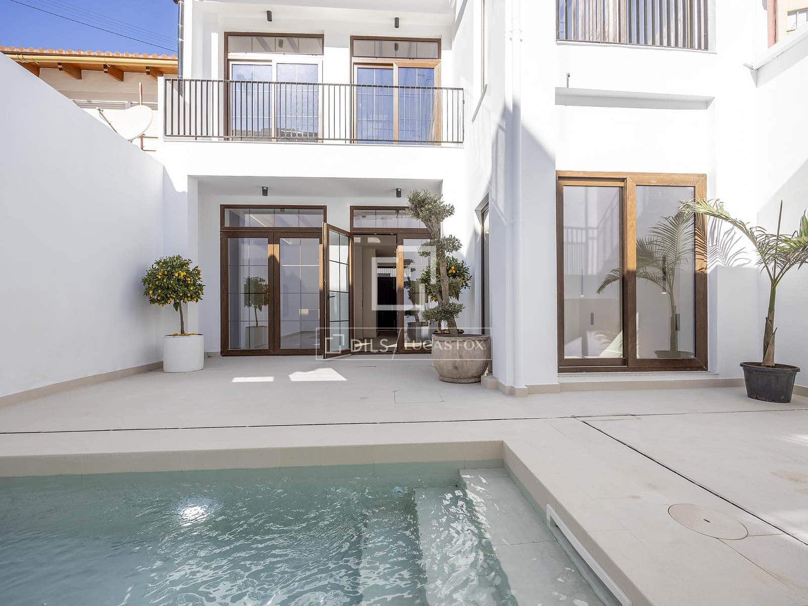 4 soveværelse Villa til salg i Valencia by med swimmingpool - € 1.310.000 (Ref: 9715583)