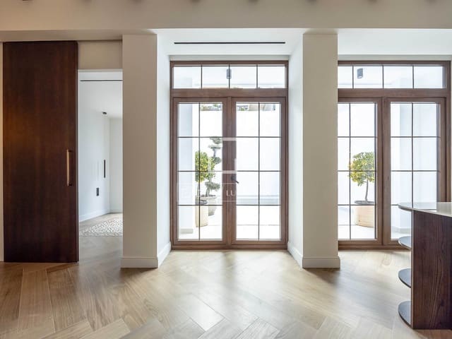 4 soveværelse Villa til salg i Valencia by med swimmingpool - € 1.310.000 (Ref: 9715583)