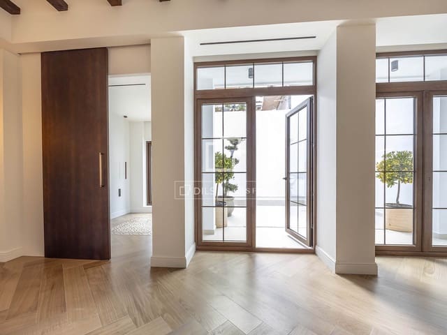 4 soveværelse Villa til salg i Valencia by med swimmingpool - € 1.310.000 (Ref: 9715583)