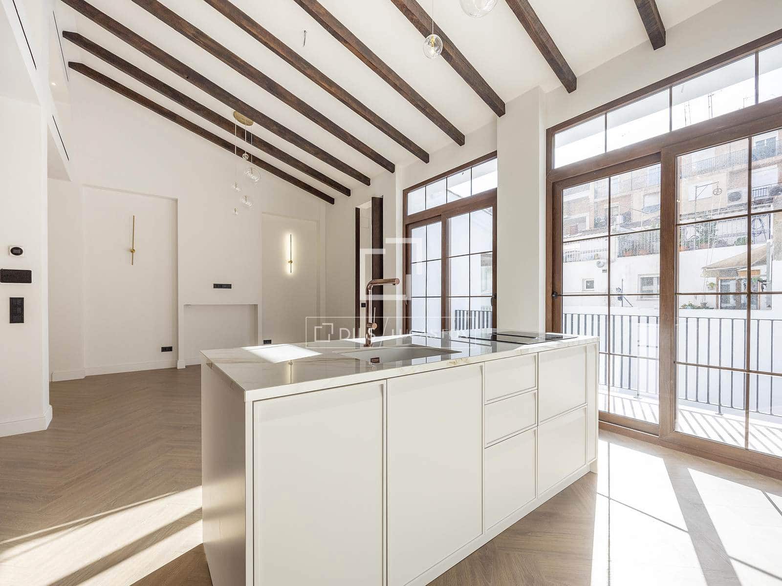 4 soveværelse Villa til salg i Valencia by med swimmingpool - € 1.310.000 (Ref: 9715583)