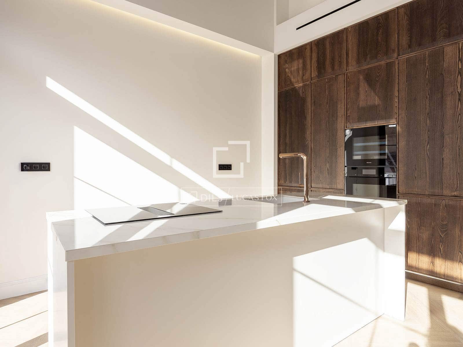 4 soveværelse Villa til salg i Valencia by med swimmingpool - € 1.310.000 (Ref: 9715583)