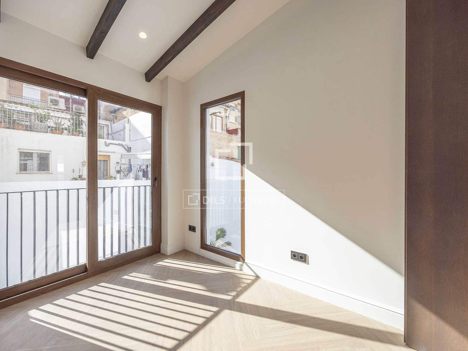 4 soveværelse Villa til salg i Valencia by med swimmingpool - € 1.310.000 (Ref: 9715583)