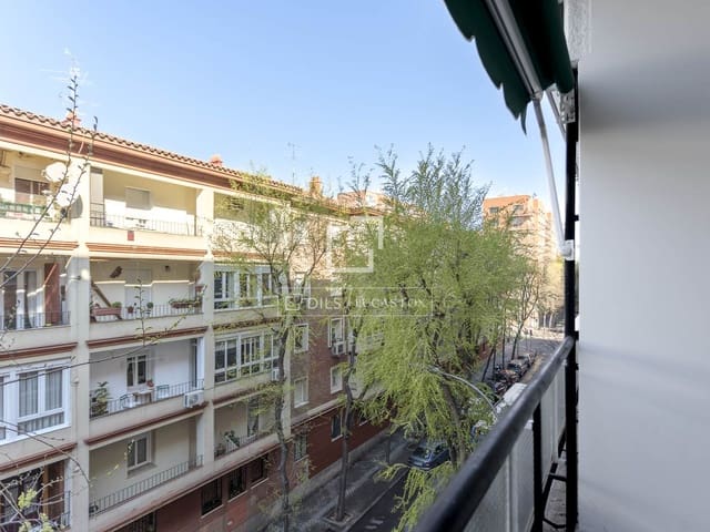 Appartement de 3 chambres à louer à Madrid ville - 3 500 € (Ref: 9715586)