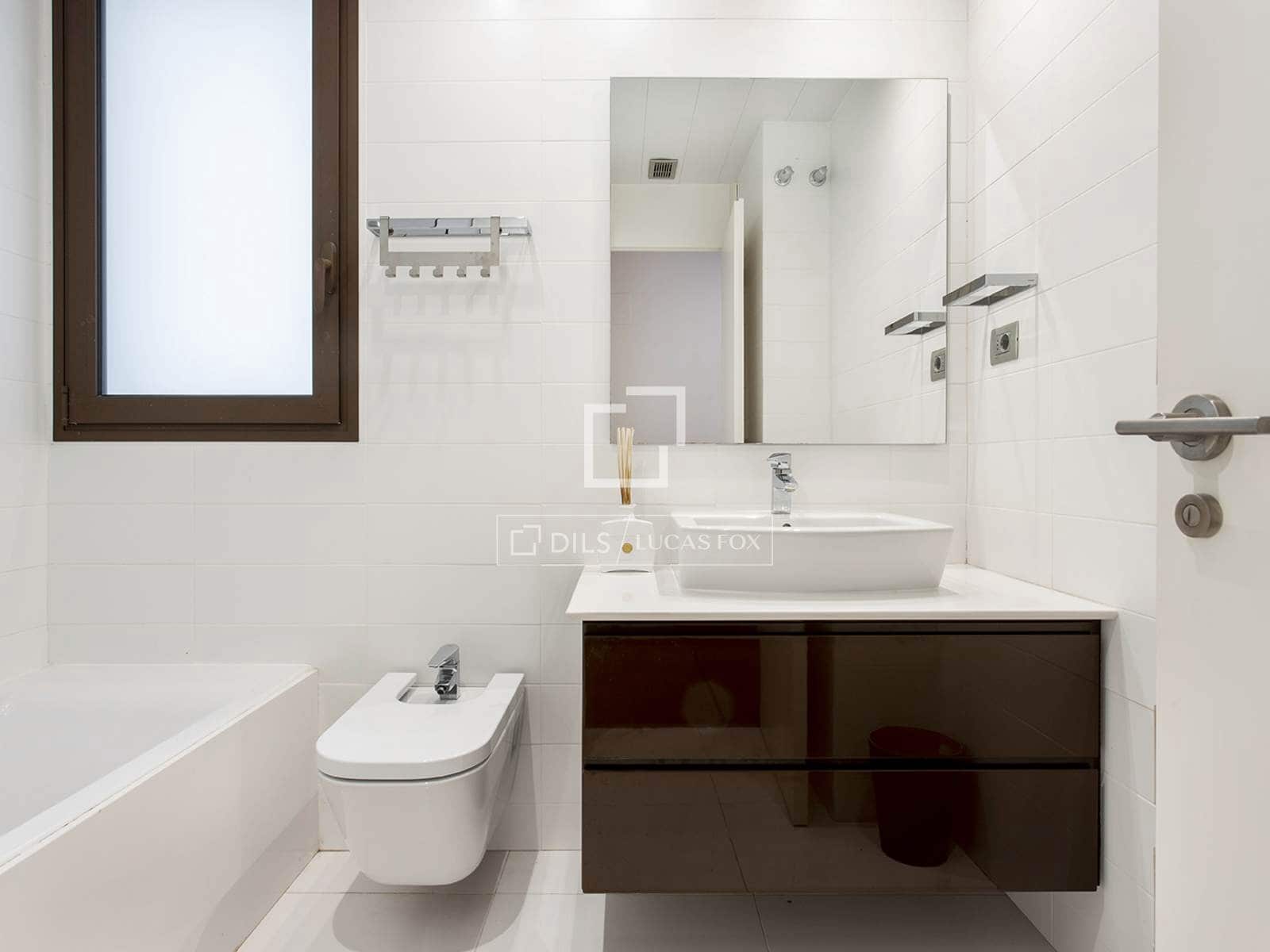 2 bedroom Apartment for rent in Barcelona city - € 2,800 (Ref: 9716599)