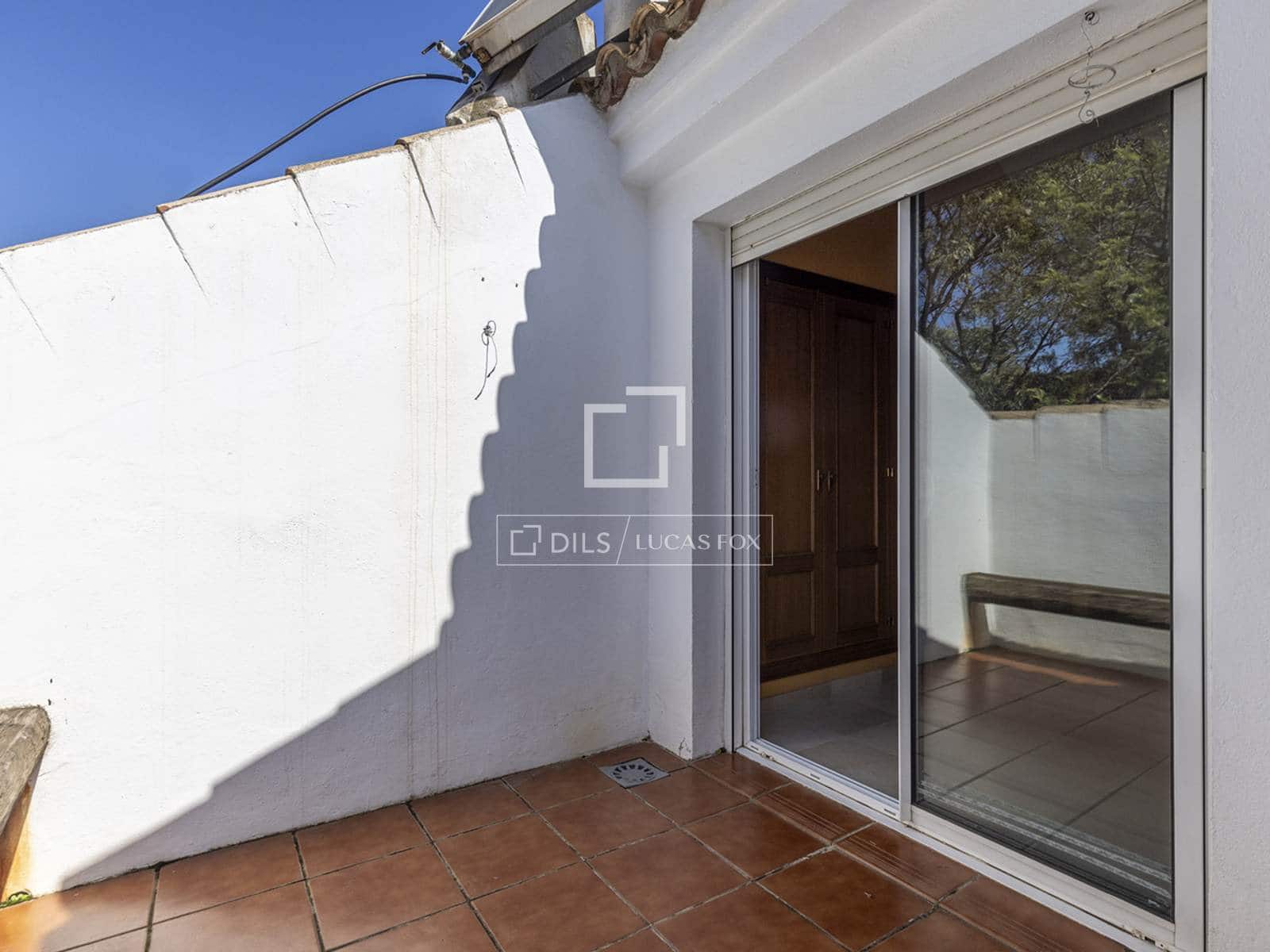 4 soveværelse Villa til salg i Estepona med garage - € 690.000 (Ref: 9716600)