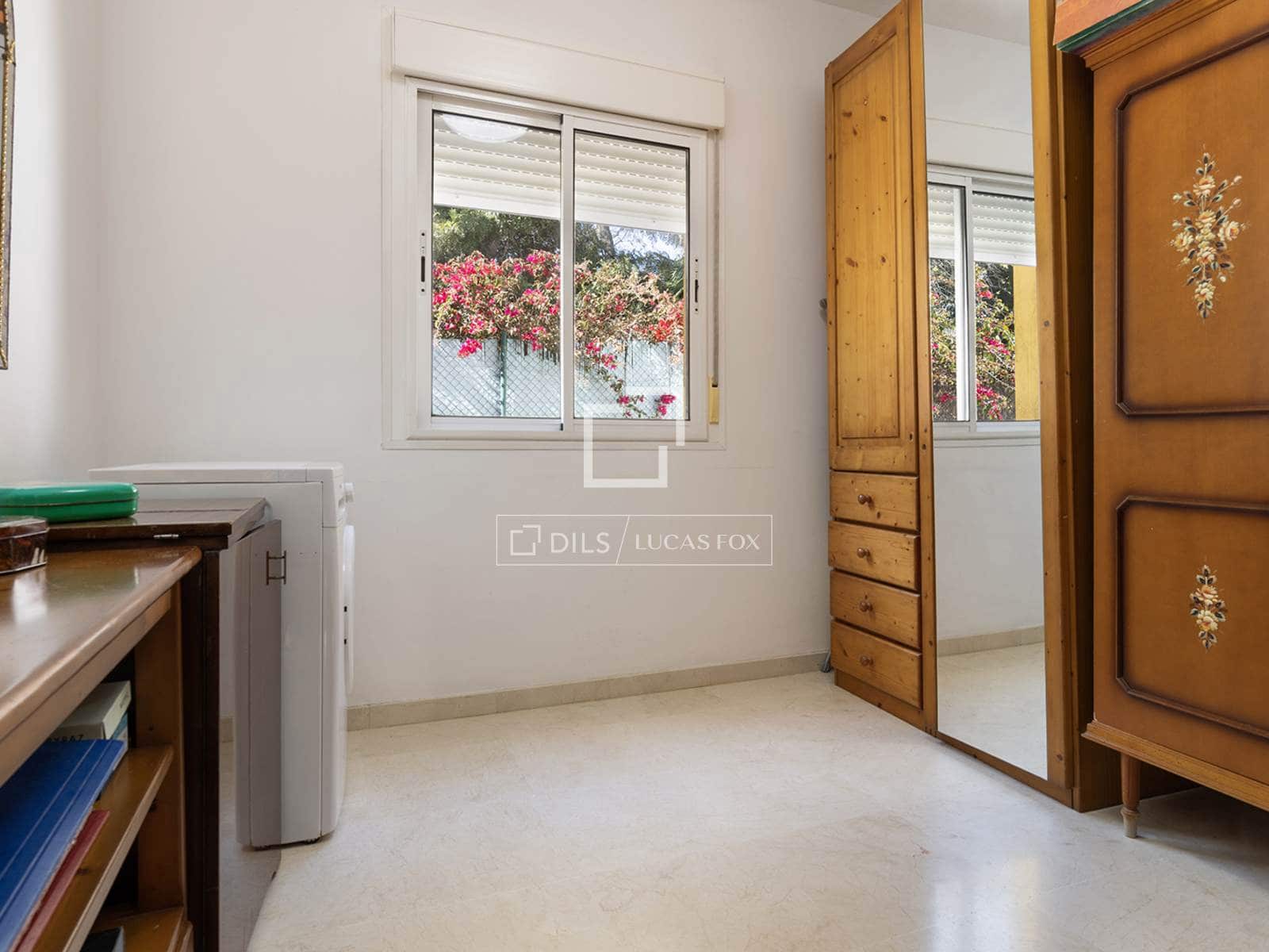 4 soveværelse Villa til salg i Estepona med garage - € 690.000 (Ref: 9716600)