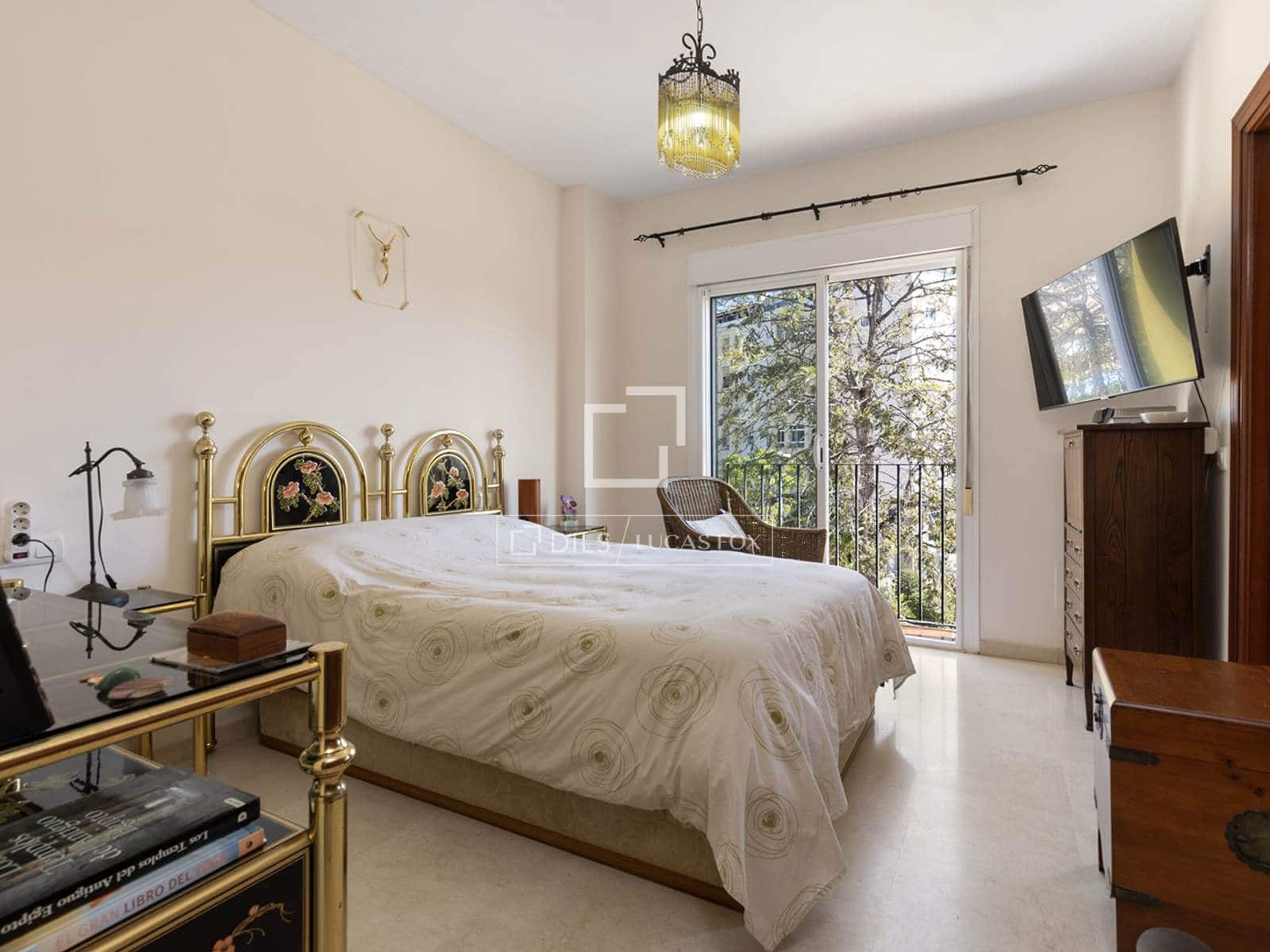 4 soveværelse Villa til salg i Estepona med garage - € 690.000 (Ref: 9716600)