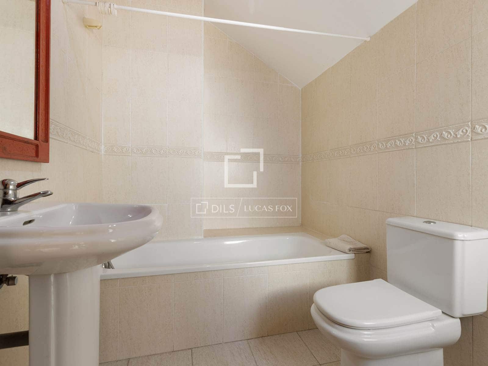 4 soveværelse Villa til salg i Estepona med garage - € 690.000 (Ref: 9716600)