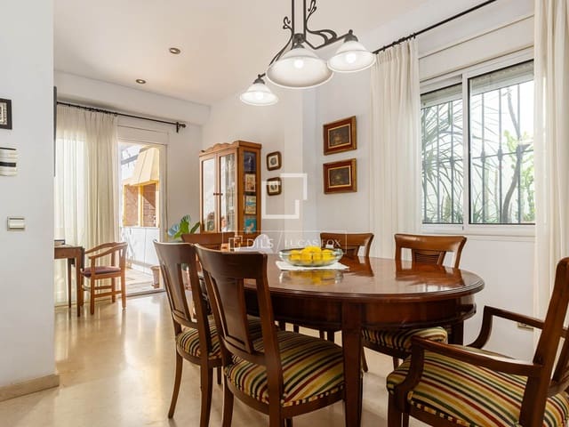 4 sovrum Villa till salu i Estepona Pueblo, Estepona med garage - 690 000 € (Ref: 9716600)