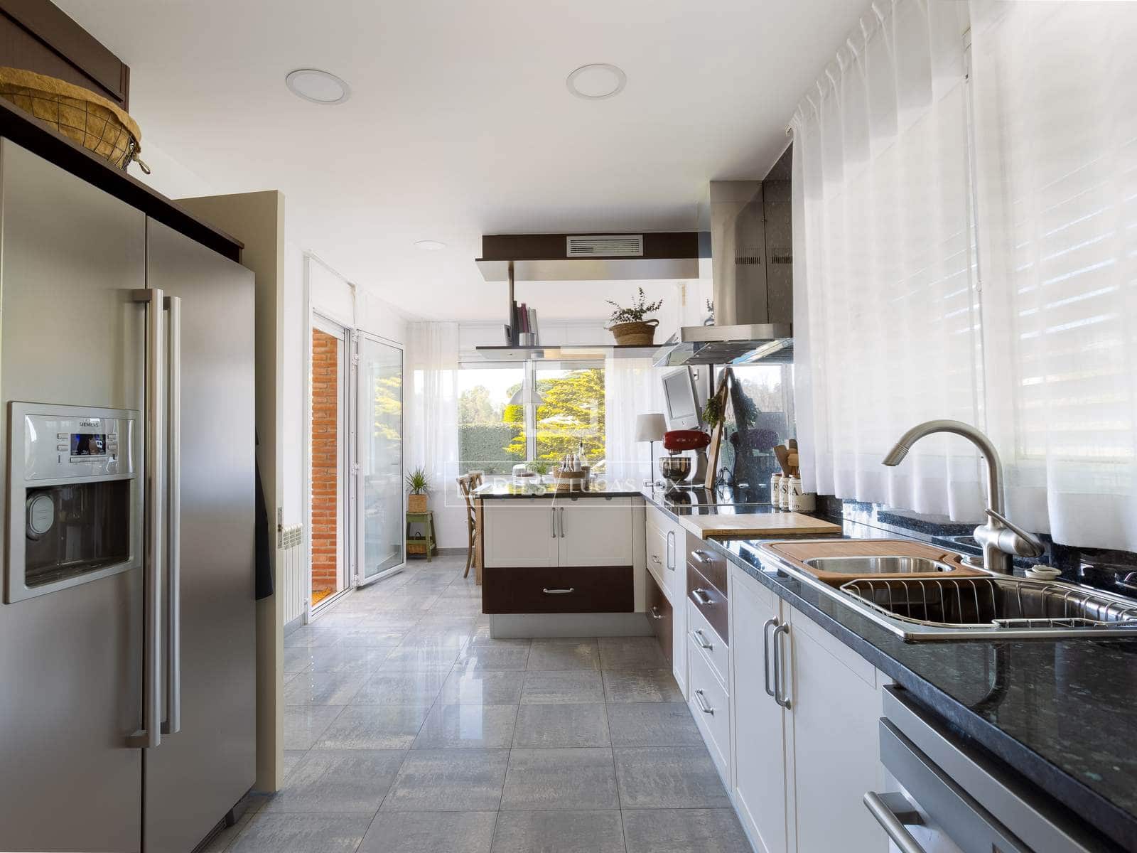 4 quarto Moradia para venda em Sant Vicenc de Montalt com piscina garagem - 1 290 000 € (Ref: 9716601)