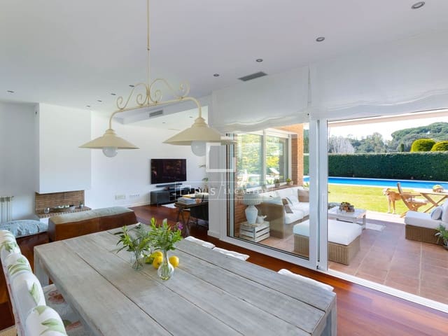 4 quarto Moradia para venda em Sant Vicenç de Montalt com piscina garagem - 1 290 000 € (Ref: 9716601)