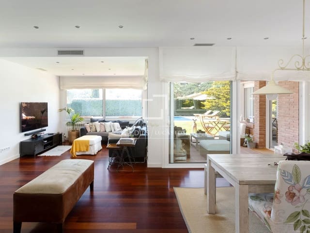 4 quarto Moradia para venda em Sant Vicenç de Montalt com piscina garagem - 1 290 000 € (Ref: 9716601)